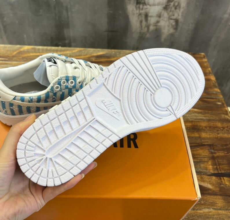SAMC - NKE Shoes - 392