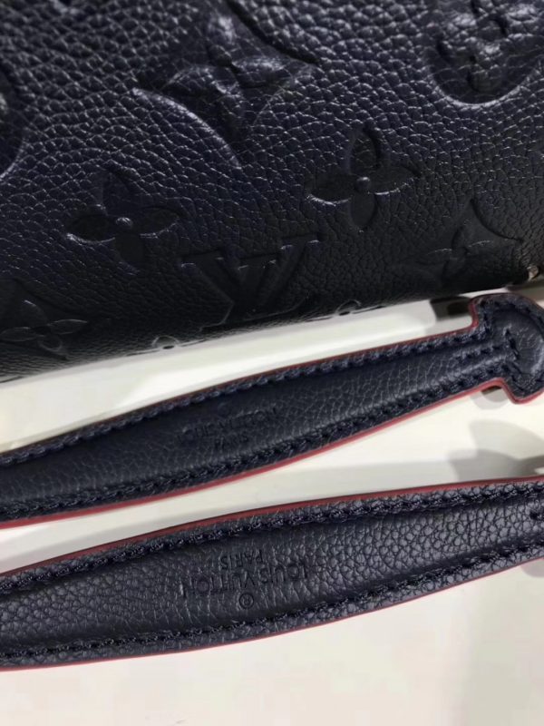 LOV2 Bags - Luxurious Bags  1077