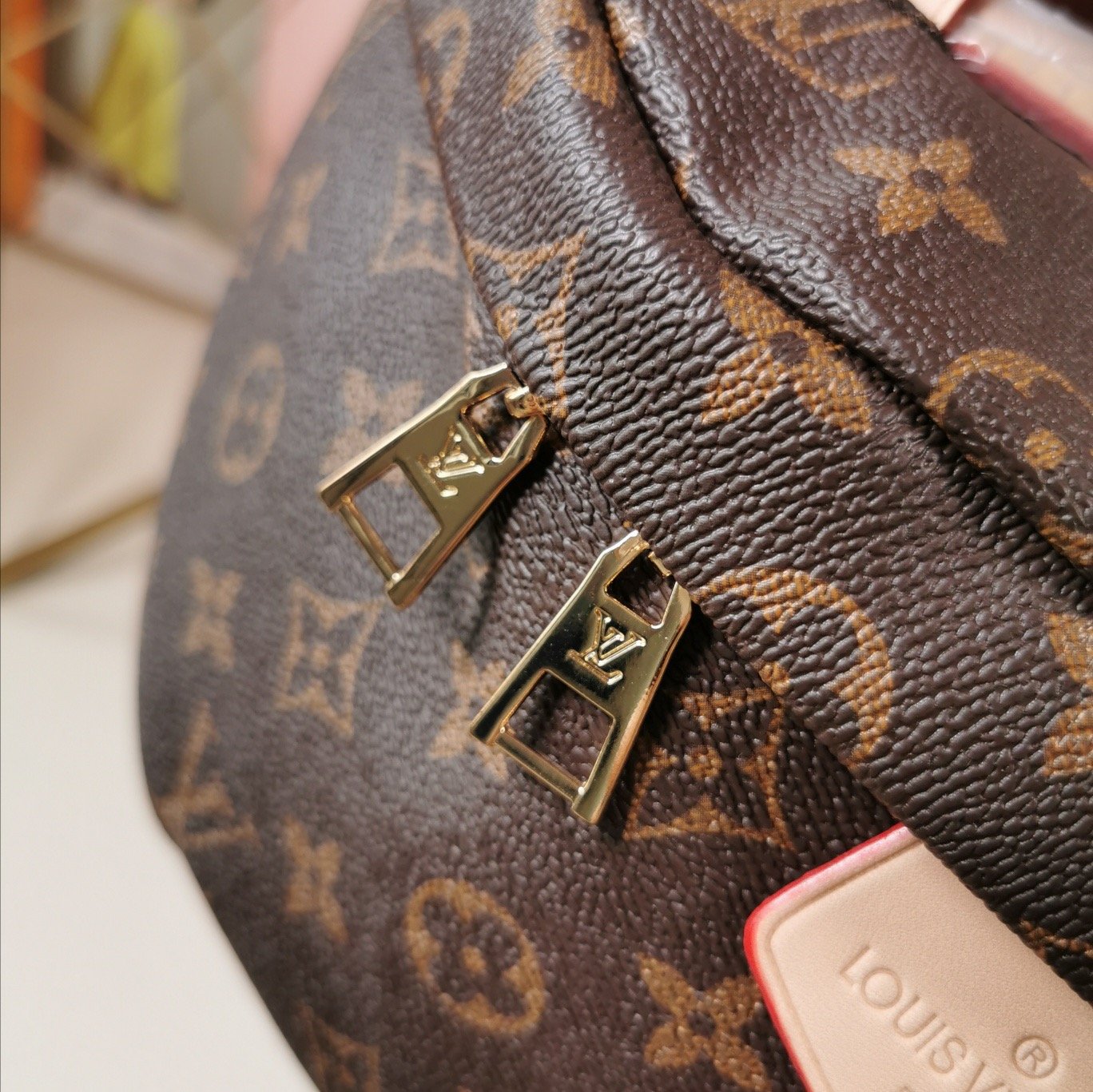EN - New Arrival Bags LUV 245