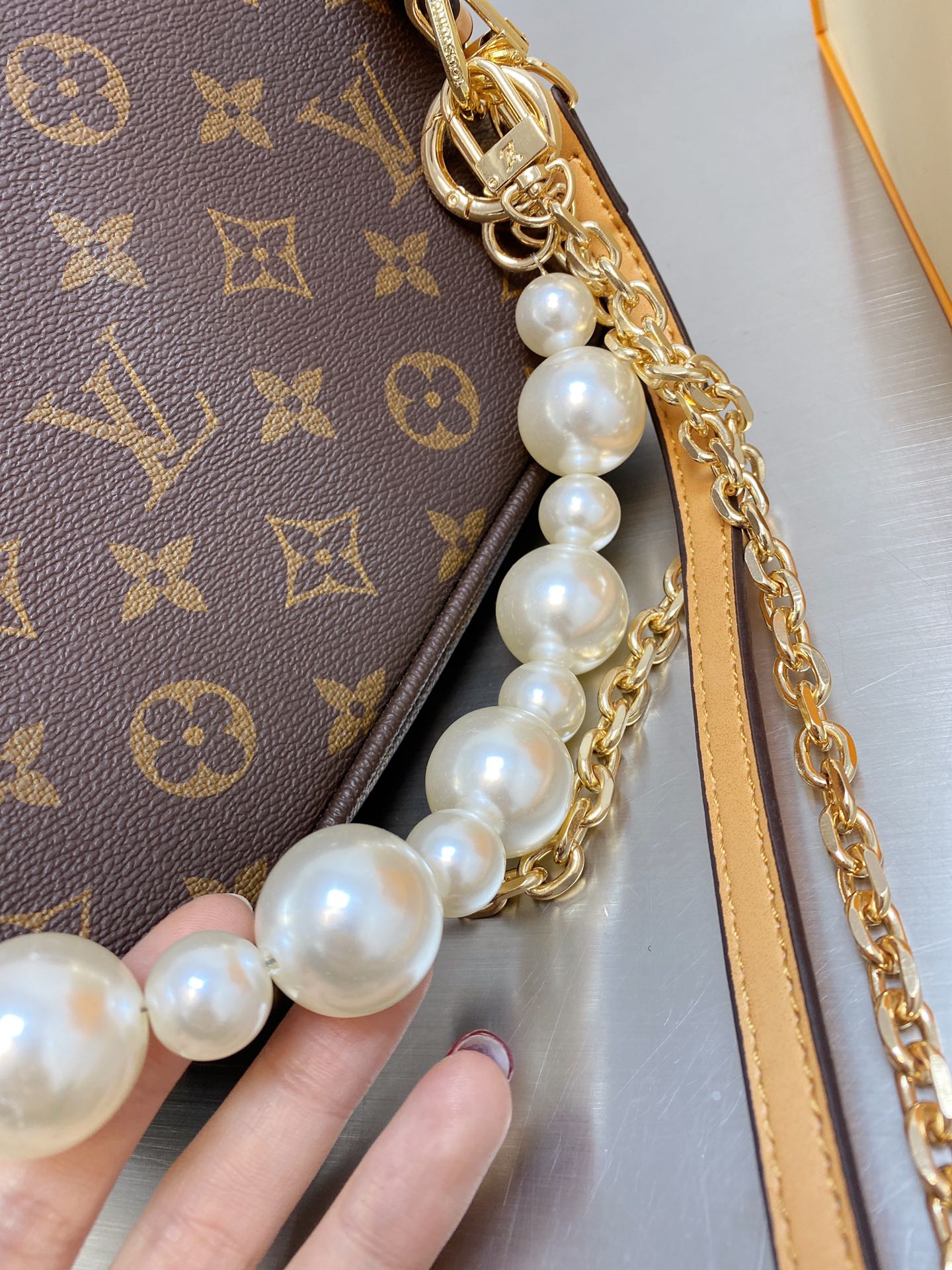 EN - New Arrival Bags LUV 080