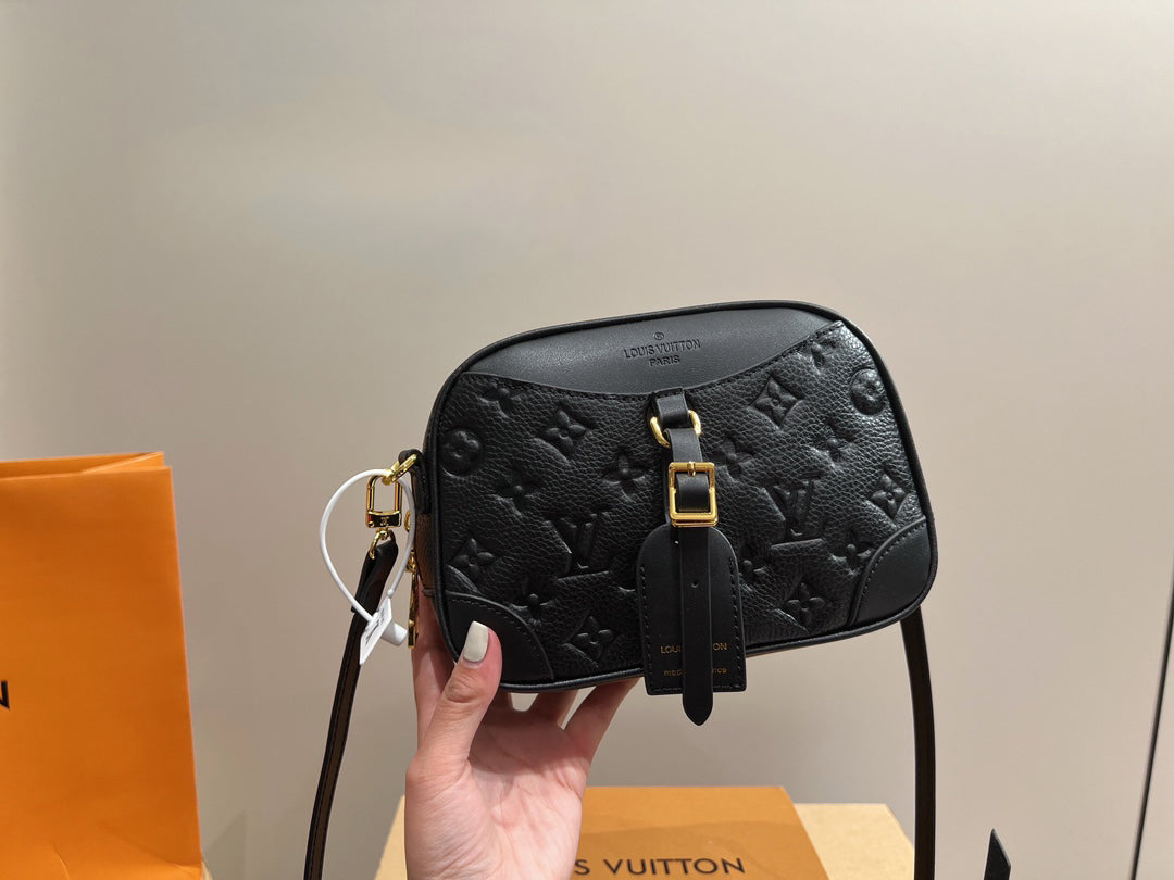 EN - Luxury Bags LUV 756