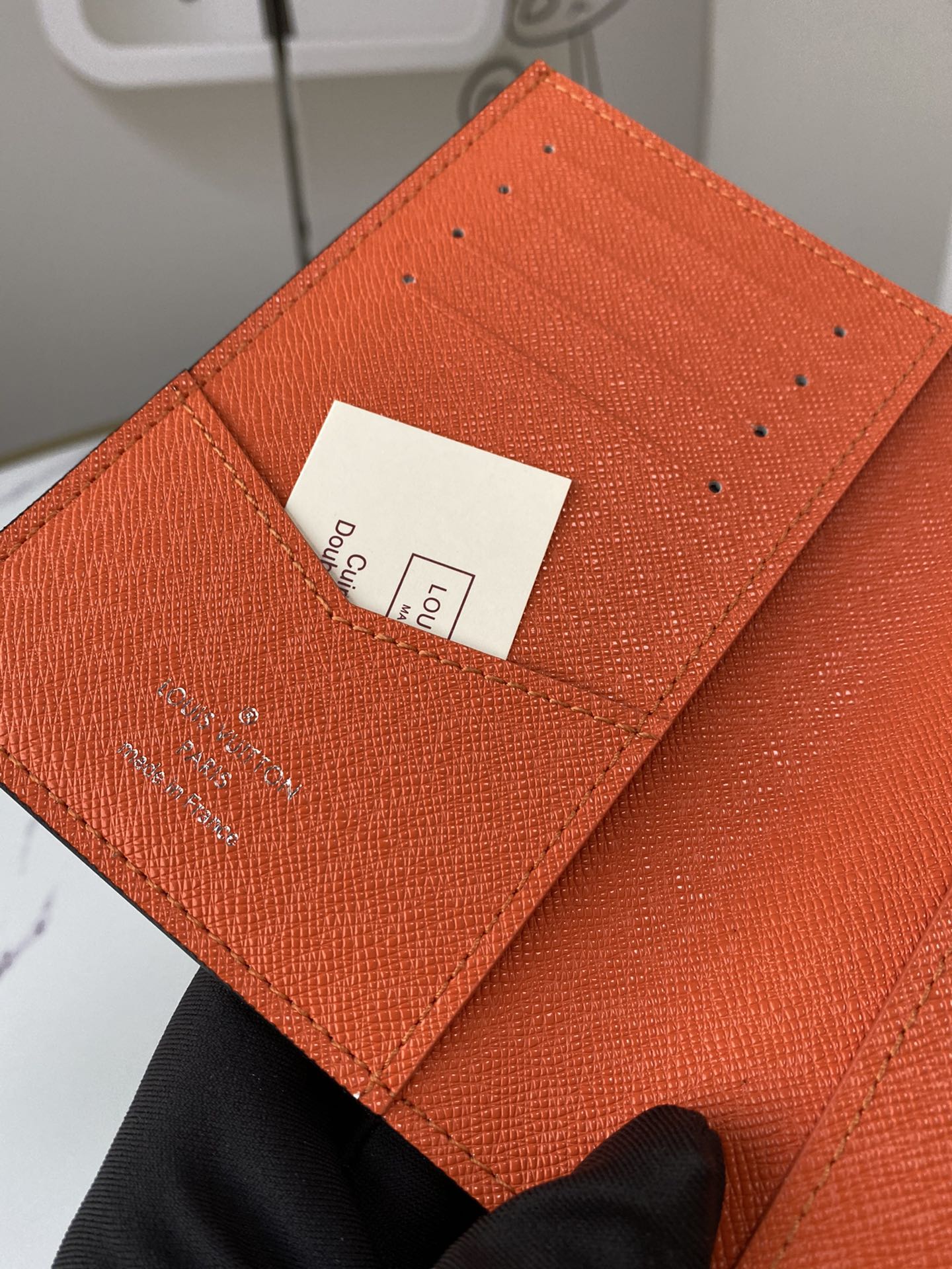 EN - New Arrival Wallet LUV 047