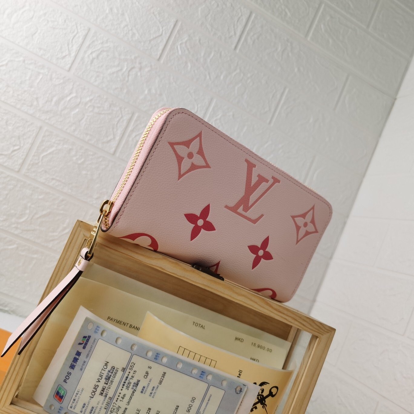 EN - New Arrival Wallet LUV 108