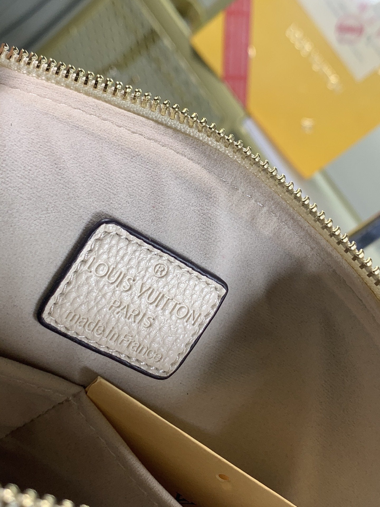 EN - New Arrival Bags LUV 112