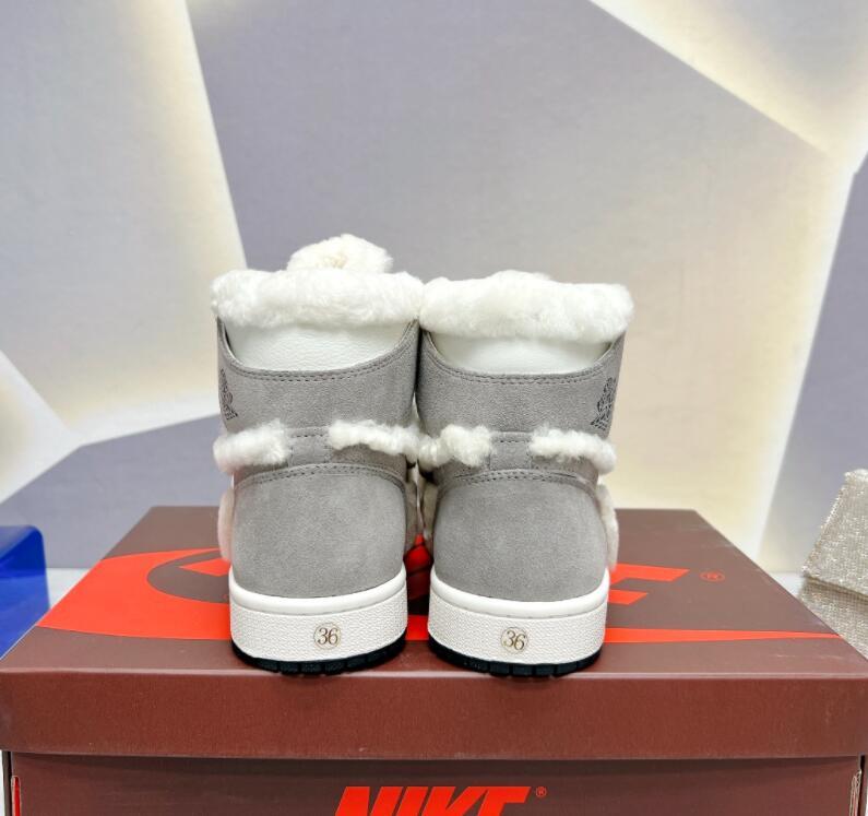 SAMC - NKE Shoes - 183