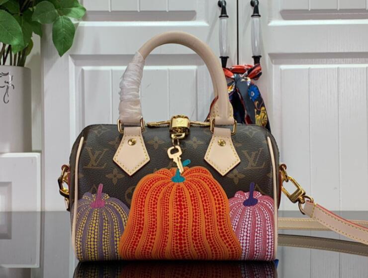 SAMC - LOV Bags - 1285