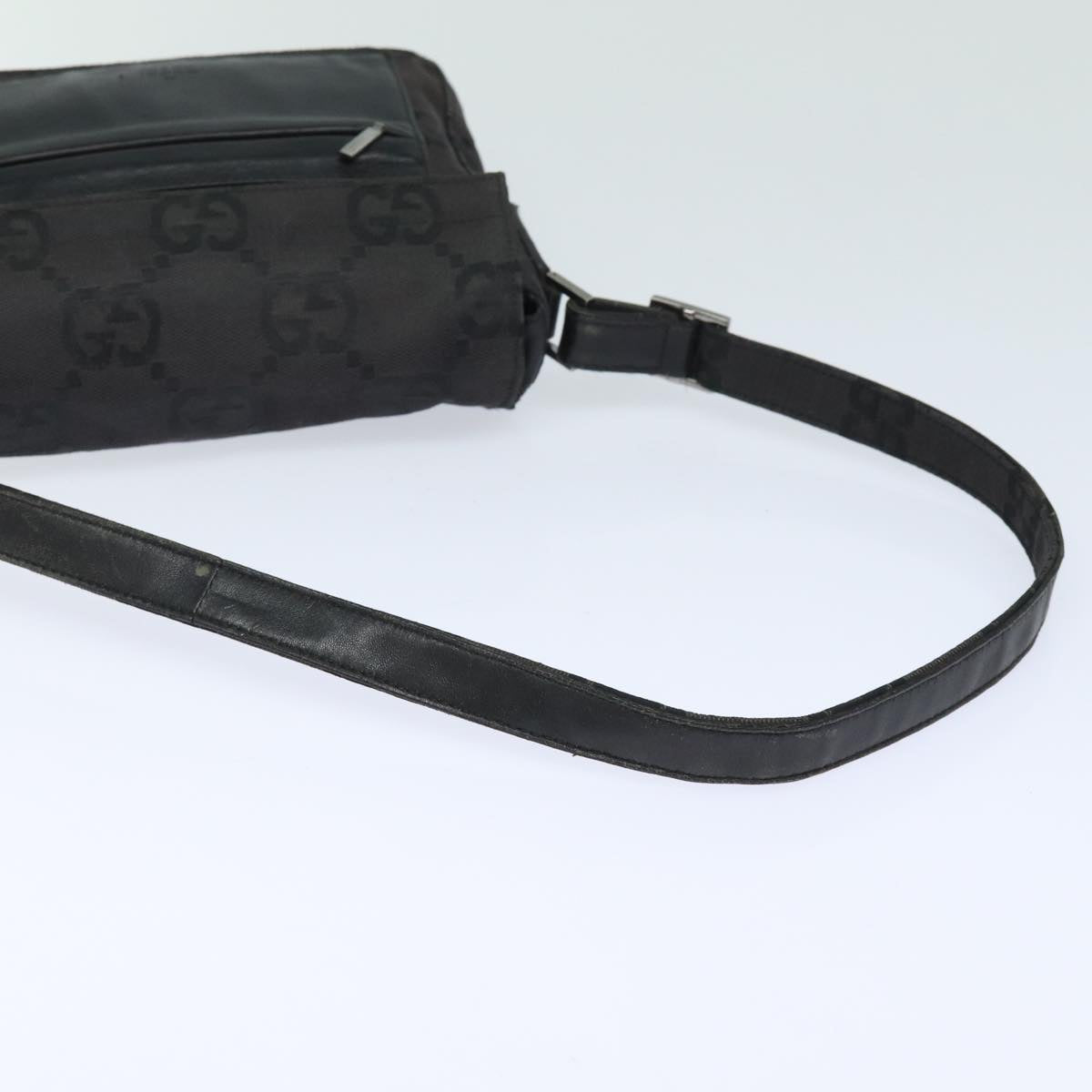 GUCCI GG Canvas Shoulder Bag Black bs15660