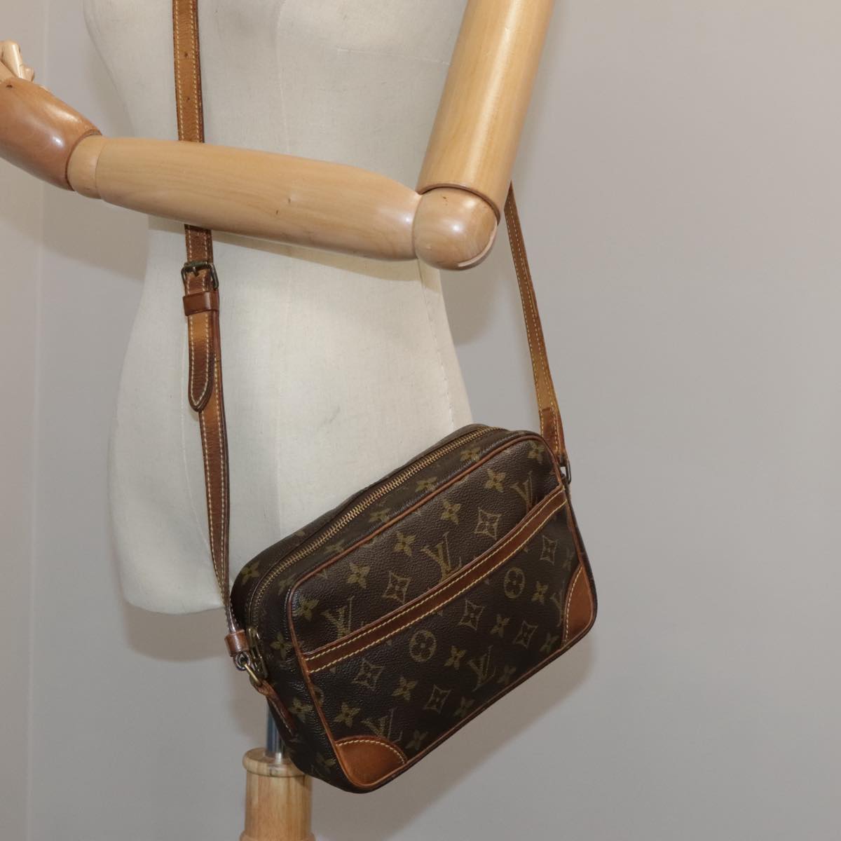 LOUIS VUITTON Monogram Trocadero 23 Shoulder Bag M51276 LV bs18644