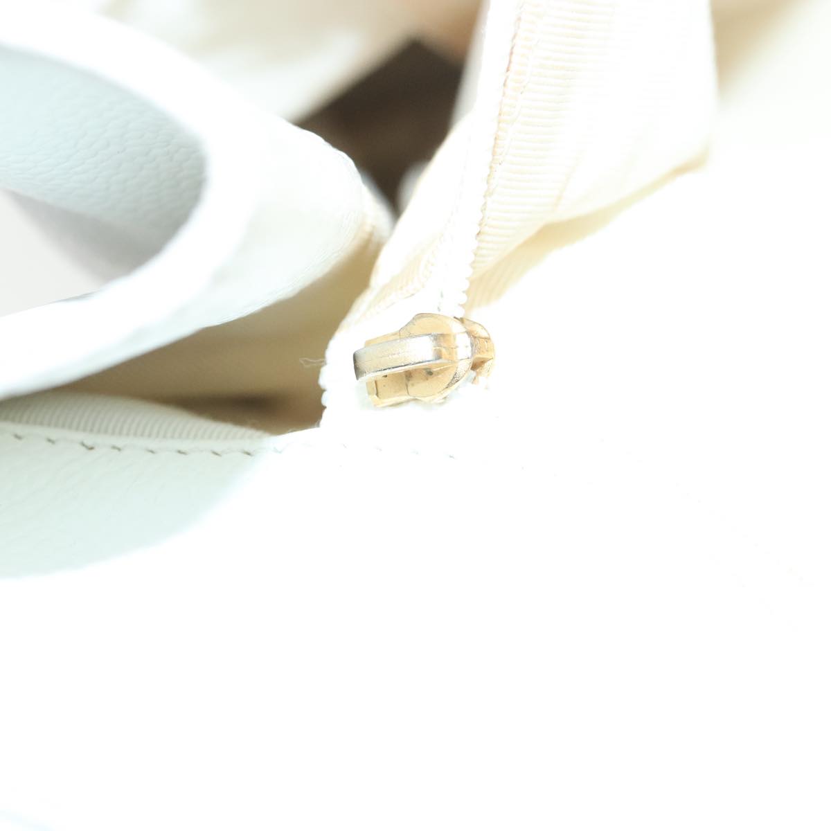 CHANEL Hand Bag Caviar Skin White Gold CC bs19209