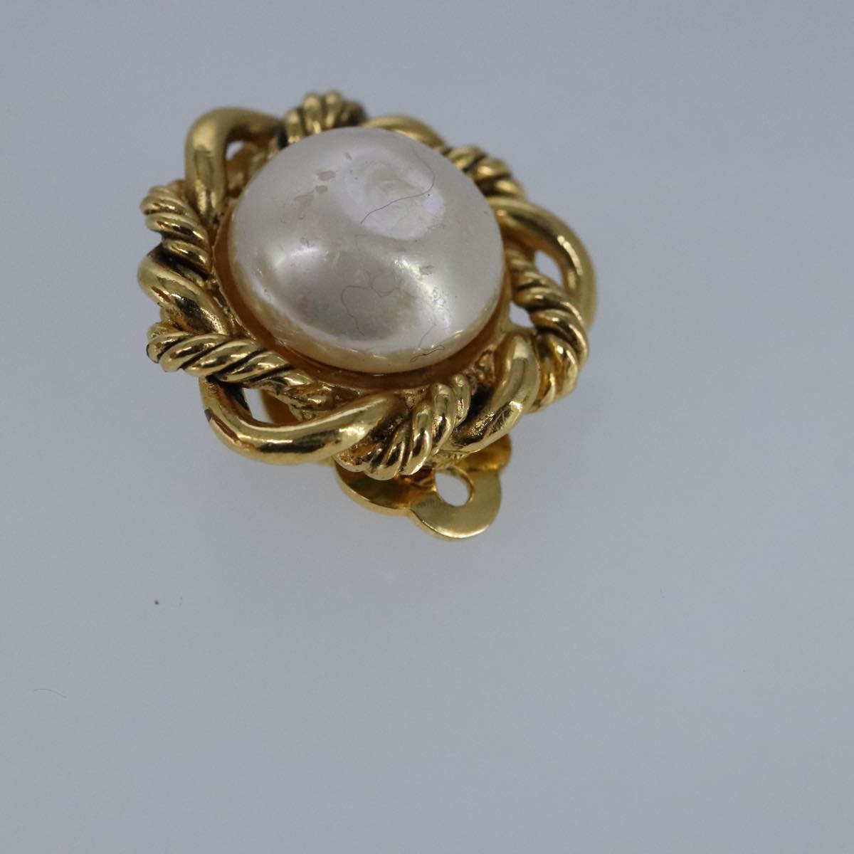 CHANEL Earring metal Gold CC bs20026