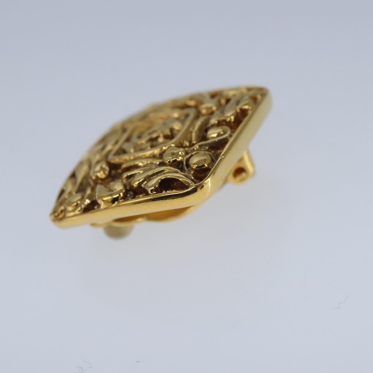 CHANEL Earring metal Gold CC bs20202