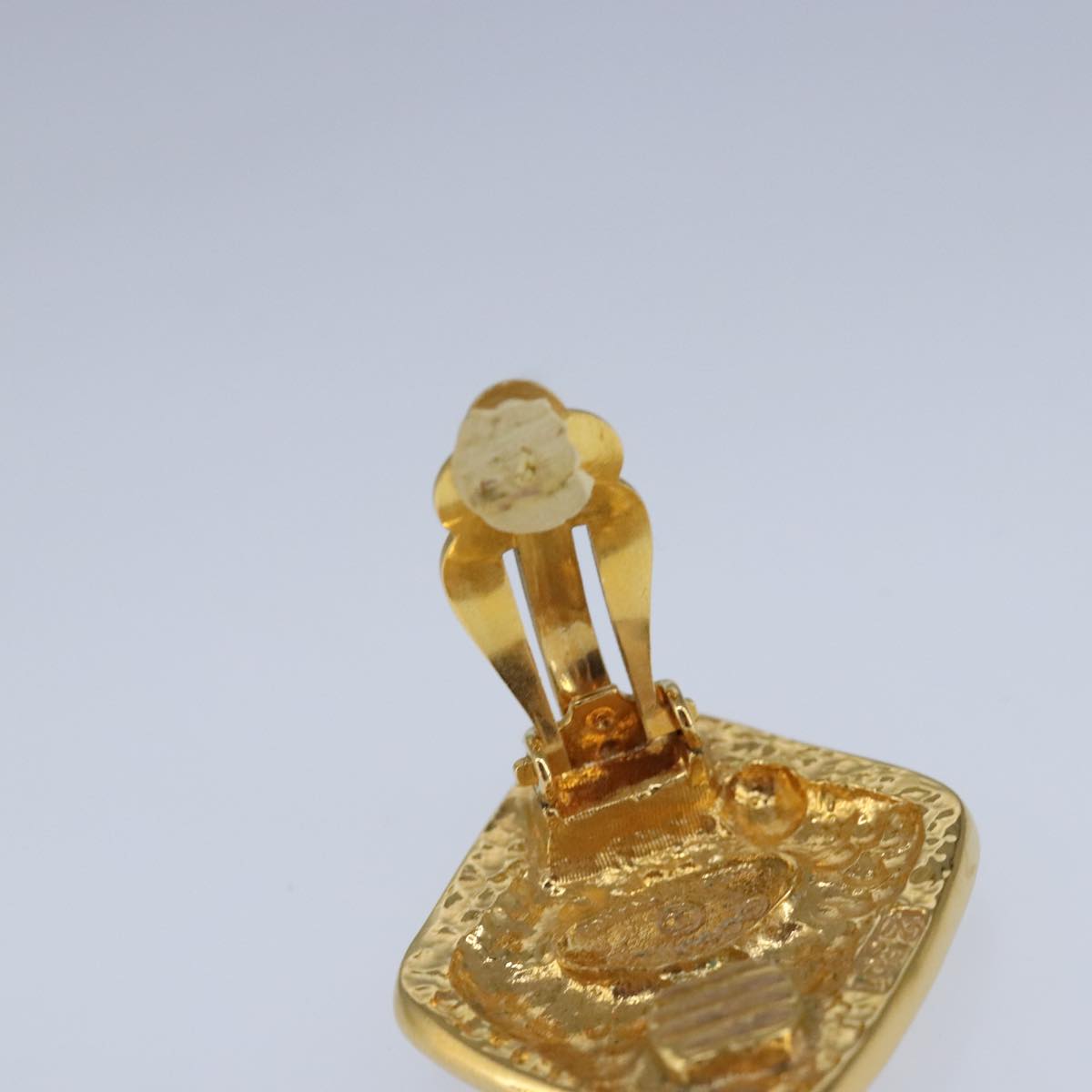 CHANEL Earring metal Gold CC bs20202