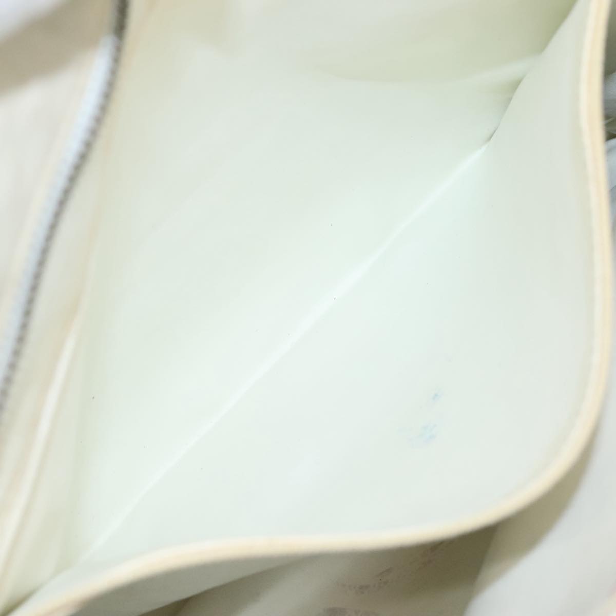 CHANEL Matelasse Chain Shoulder Bag Leather White Gold CC bs20903