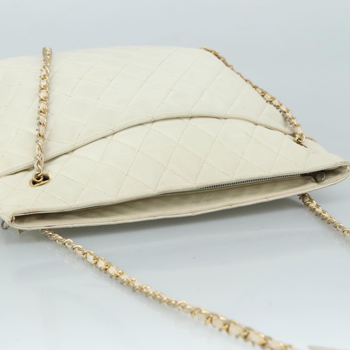 CHANEL Matelasse Chain Shoulder Bag Leather White Gold CC bs20903