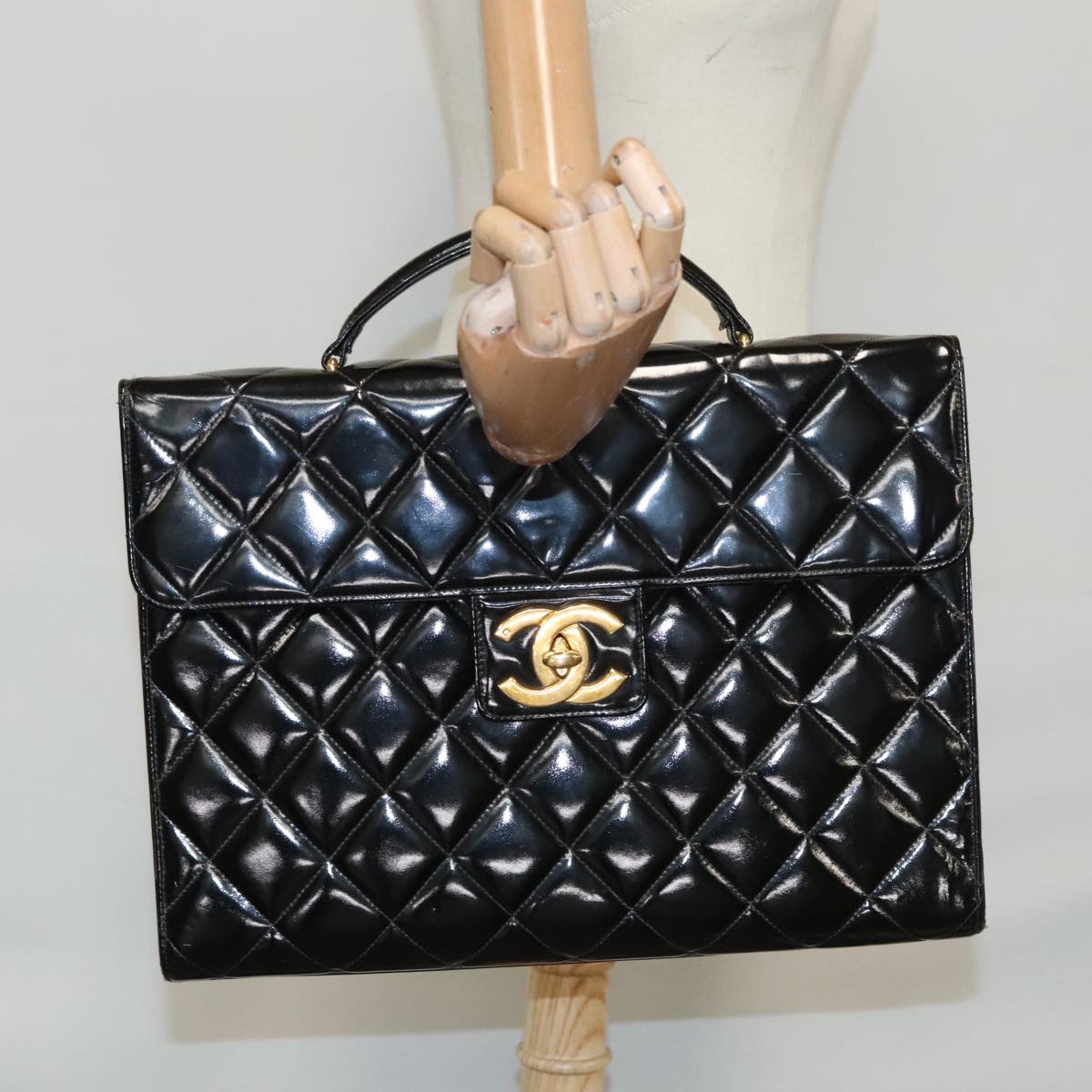 CHANEL Matelasse Hand Bag Enamel Black Gold CC bs20920