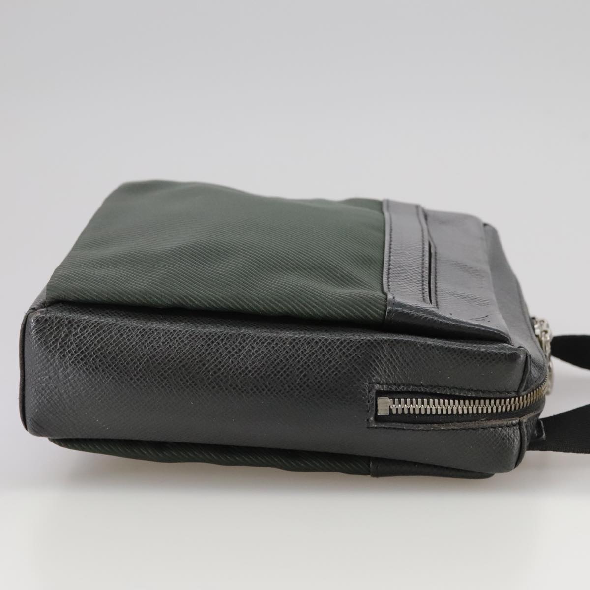 LOUIS VUITTON Taiga Sayan Shoulder Bag Epicea M30902 LV bs20999