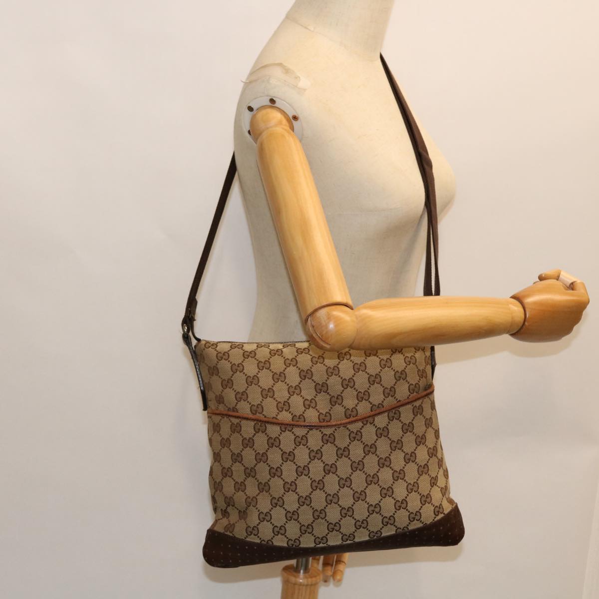 GUCCI GG Canvas Shoulder Bag Beige Brown 145872 123 bs8422