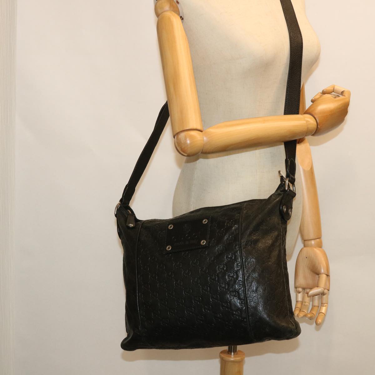 GUCCI GG Canvas Guccissima Shoulder Bag Black 190279 bs8641