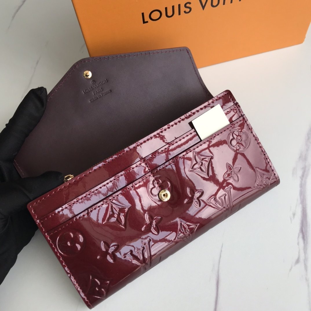 EN - New Arrival Wallet LUV 007