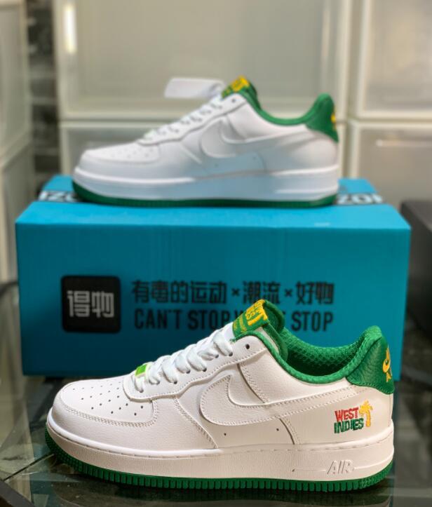 SAMC - NKE Shoes - 693