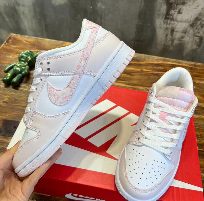 SAMC - NKE Shoes - 550
