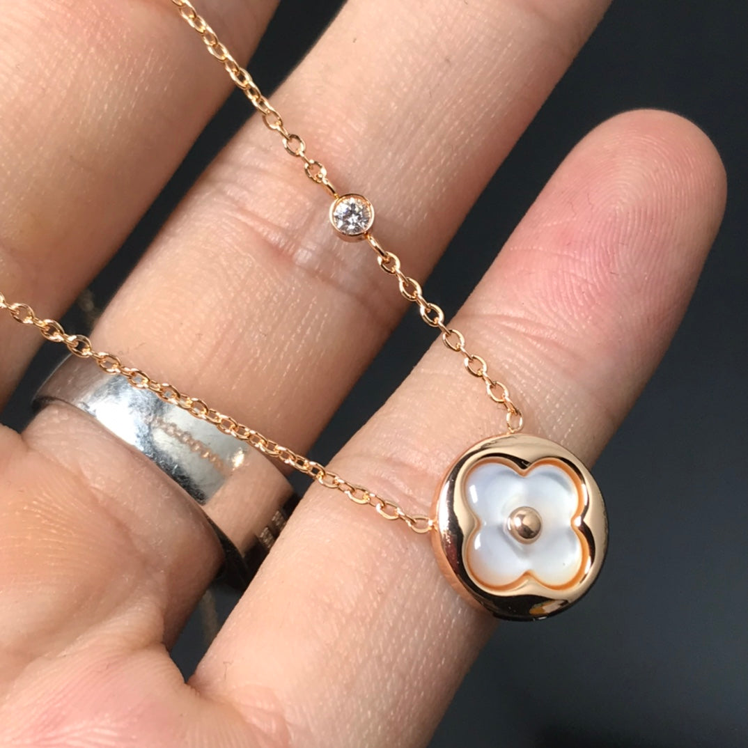 LV Necklaces 034