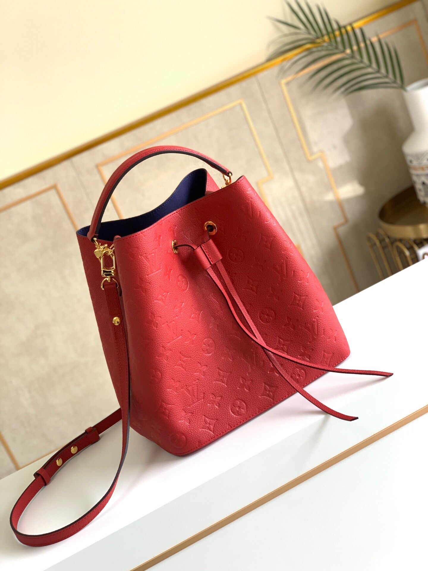 LV NeoNoe MM Bucket Bag Monogram Empreinte Red For Women, WomenÃ¢â‚¬â„¢s Bags, Shoulder Bags 10.2in/26cm LV