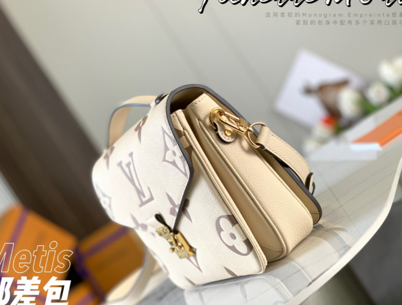 SAMC - LOV Bags - 1348