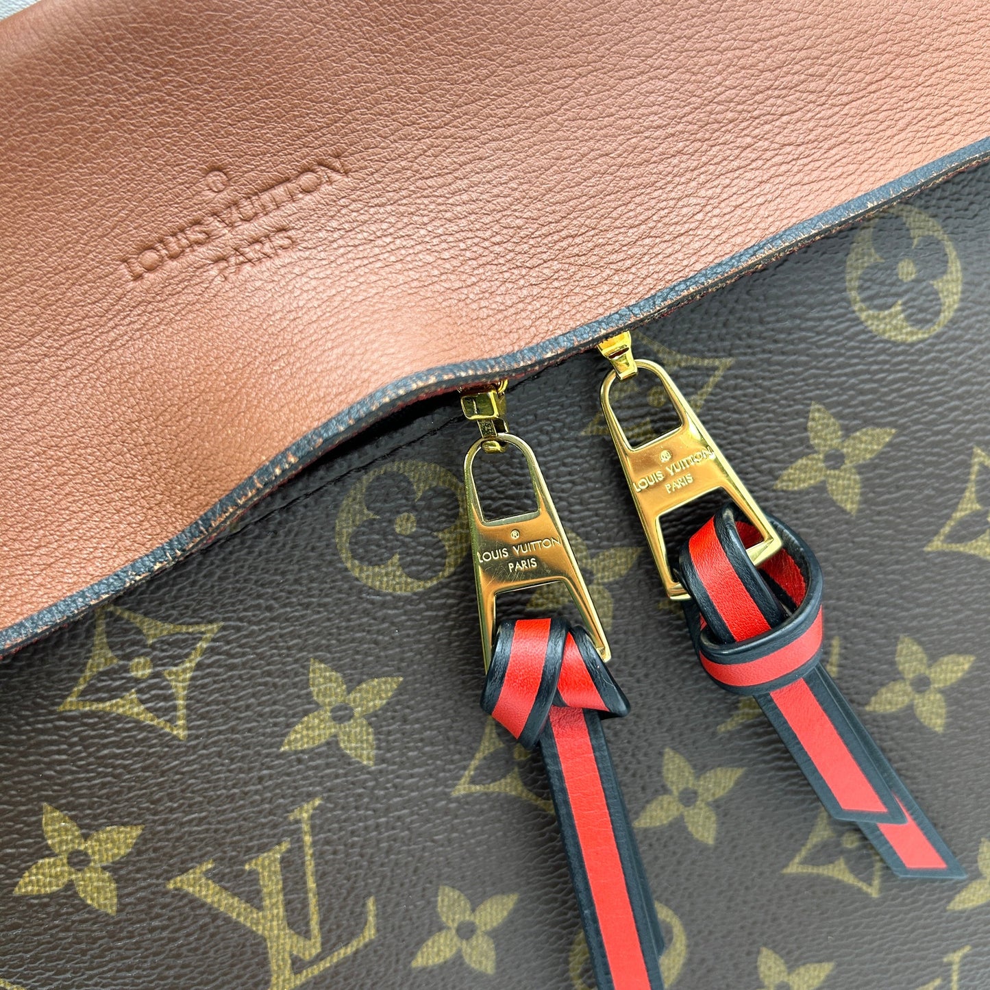 Louis Vuitton Monogram Tuileries Besace Caramel Rouge LA20228