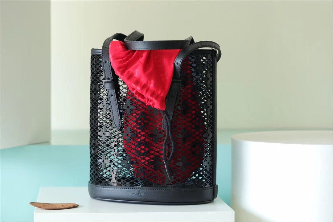 LV Bucket PM Monogram LaGLAMI By Nicolas Ghesquiere Black For Women,  Shoulder And Crossbody Bags 26cm/10.2in LV M20352