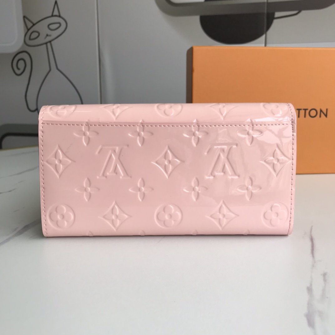 EN - New Arrival Wallet LUV 005