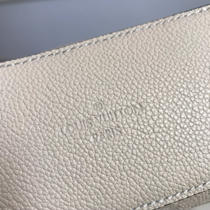 LOV2 Bags - Luxurious Bags  1058