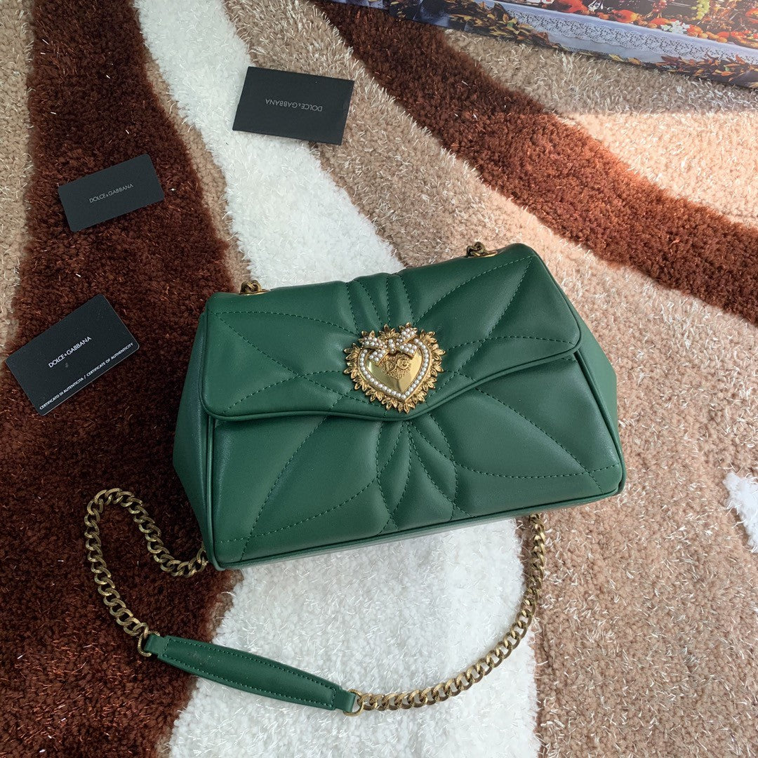 GLAMI MeGLAMIum Devotion Shoulder Bag In Quilted Nappa Green For Women 10.2in/26cm GLAMI