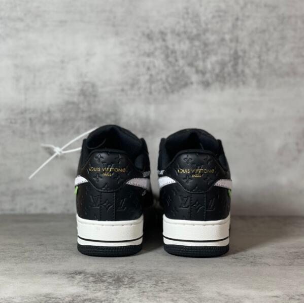 SAMC - NKE Shoes - 092