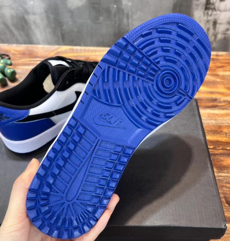 SAMC - NKE Shoes - 640