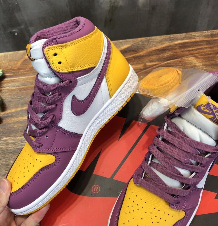 SAMC - NKE Shoes - 979
