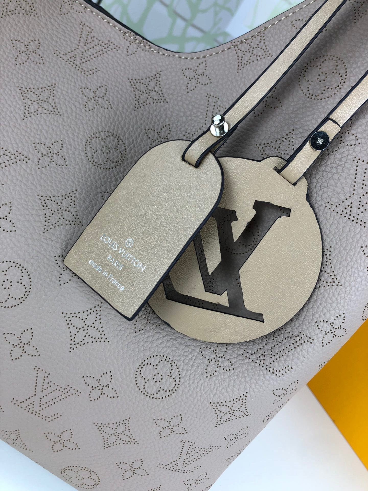 EN - New Arrival Bags LUV 050