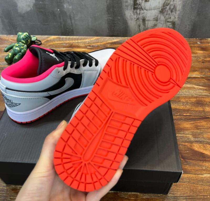 SAMC - NKE Shoes - 874
