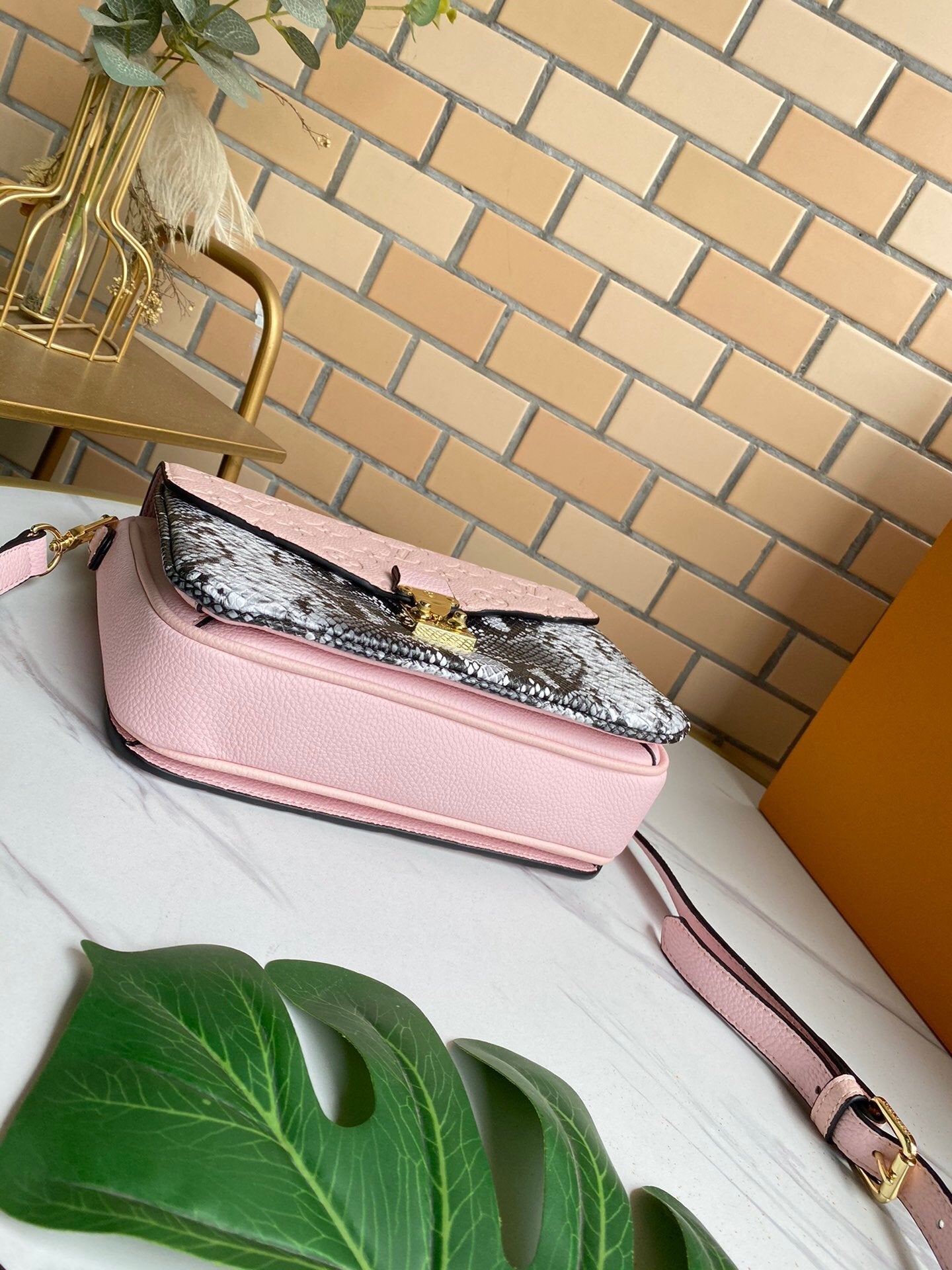 EN - New Arrival Bags LUV 126