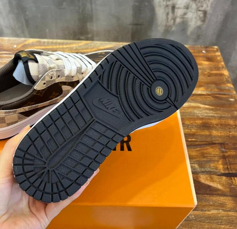 SAMC - NKE Shoes - 530