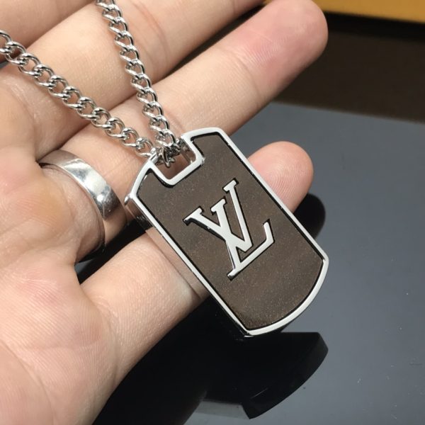 LV Necklaces 031