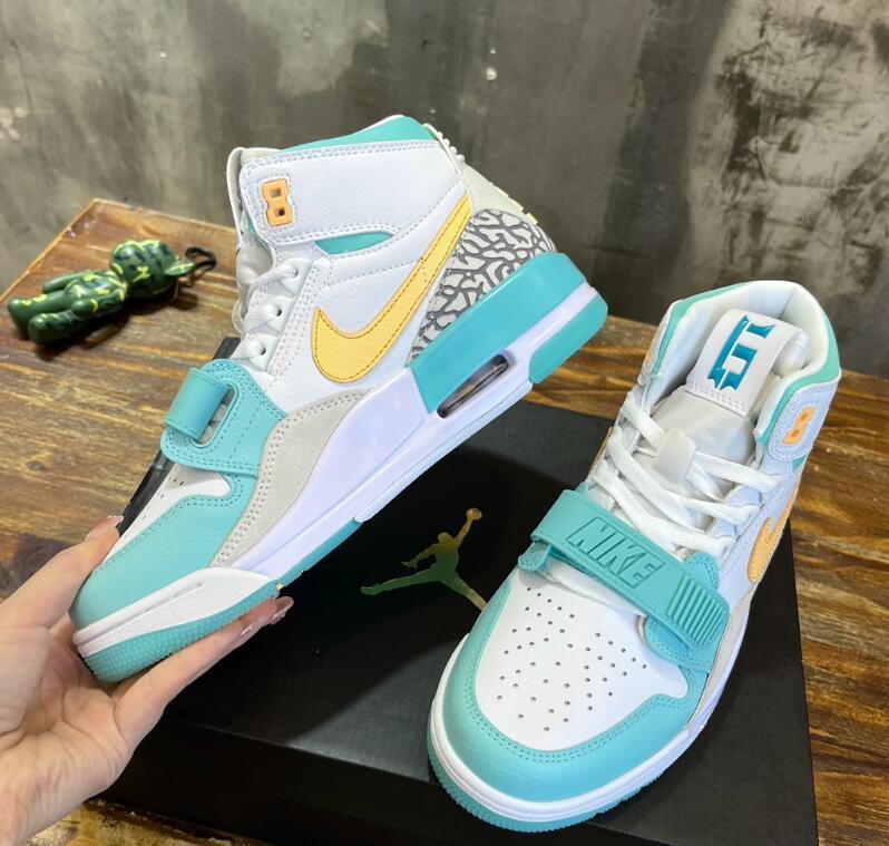 SAMC - NKE Shoes - 209