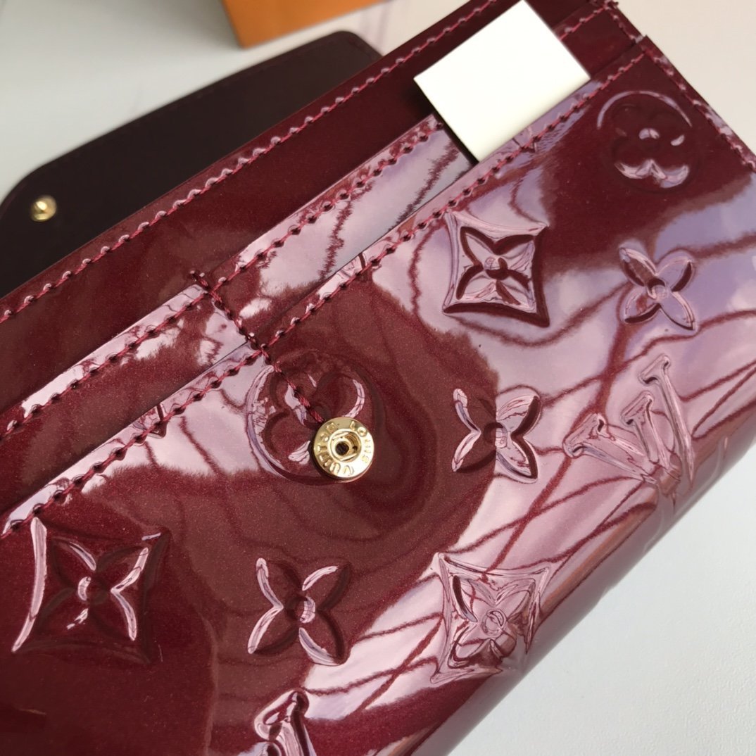 EN - New Arrival Wallet LUV 007