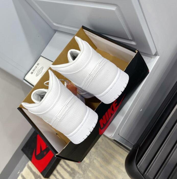 SAMC - NKE Shoes - 1612