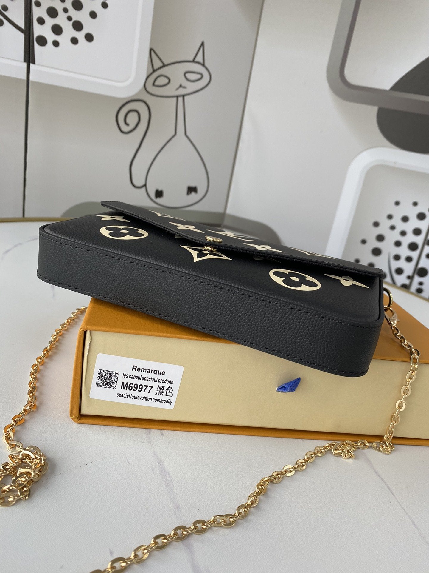 EN - New Arrival Wallet LUV 082