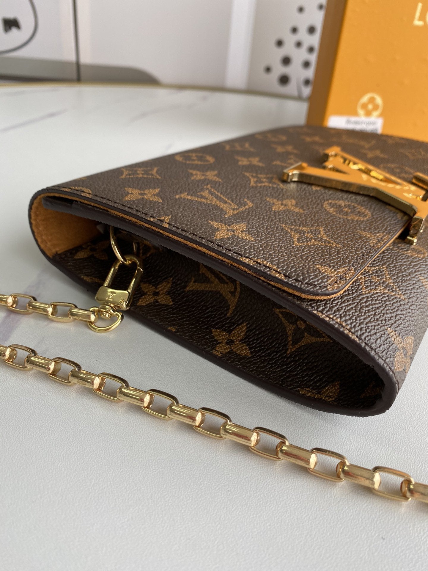 EN - New Arrival Wallet LUV 056