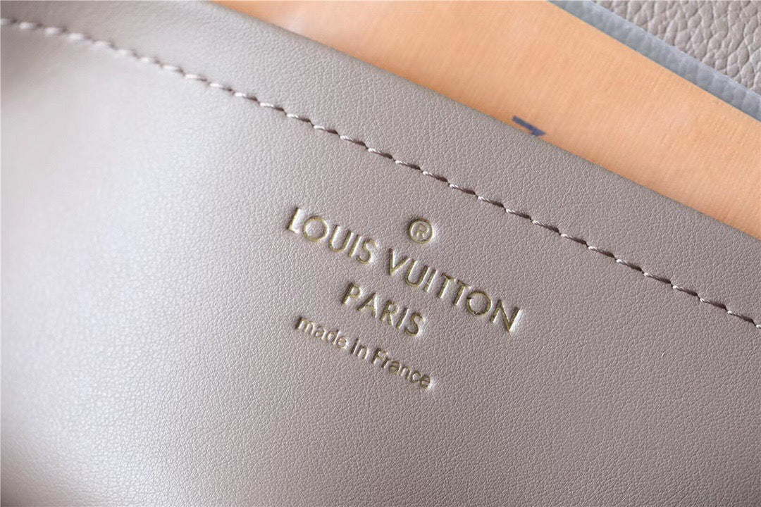 LV MarGLAMIau Monogram Empreinte Dove Gray For Women,  Shoulder And Crossbody Bags 9.6in/29.5cm LV M46199