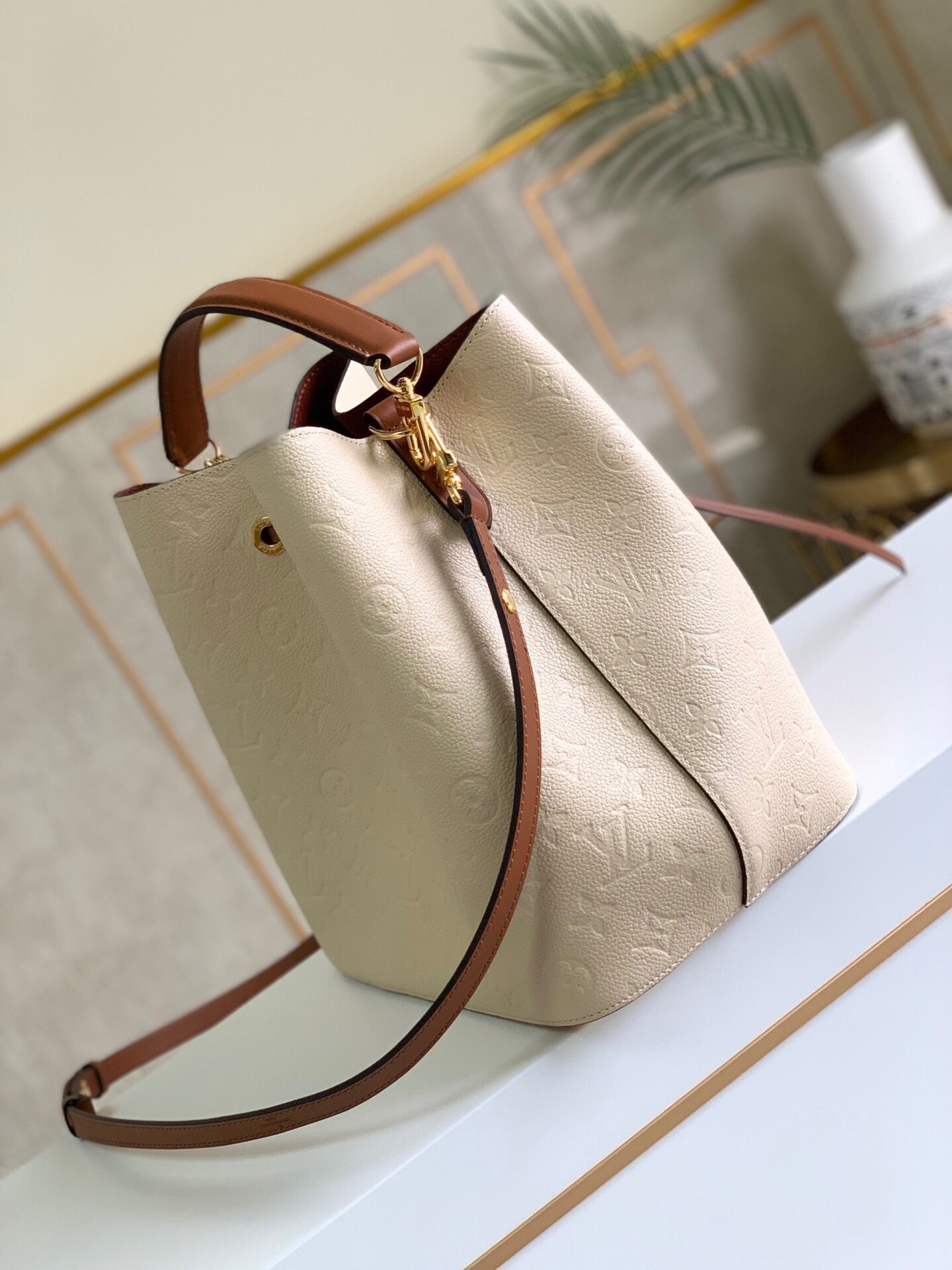 LV NeoNoe MM Bucket Bag Monogram Empreinte Creme For Women, WomenÃ¢â‚¬â„¢s Bags, Shoulder Bags 10.2in/26cm LV M45307