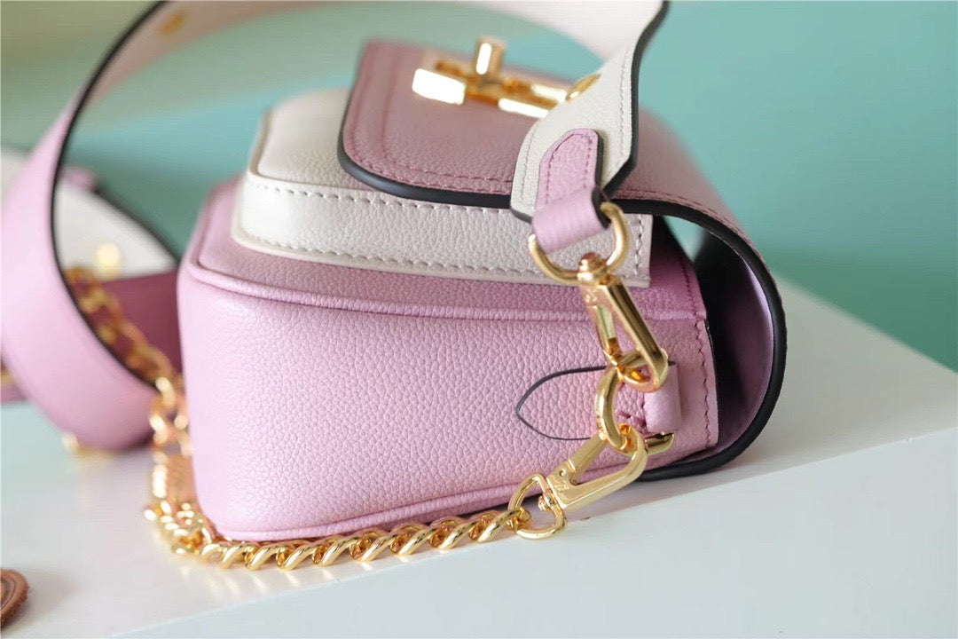 LV Lockme Tender Pink For Women, WomenÃ¢â‚¬â„¢s Handbags, Shoulder And Crossbody Bags 7.5in/19cm LVÃ‚Â 