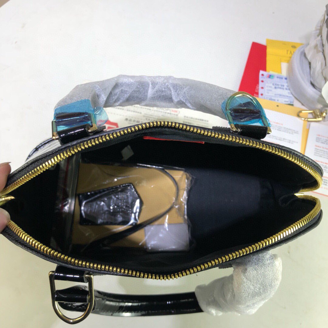 EN - New Arrival Bags LUV 058